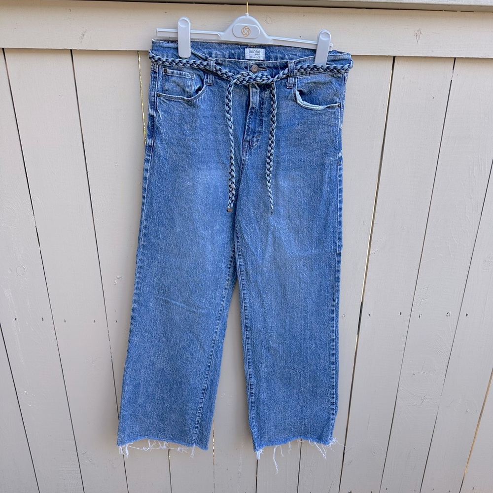 Kensie wide leg high rise frayed hem jeans size 10 EUC